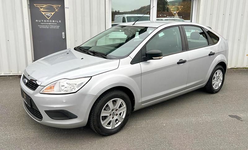 Silber Gebraucht 2008 Ford Focus Ambiente Kleinwagen | 3.499 € (Fairer Preis) - Bild 1/4
