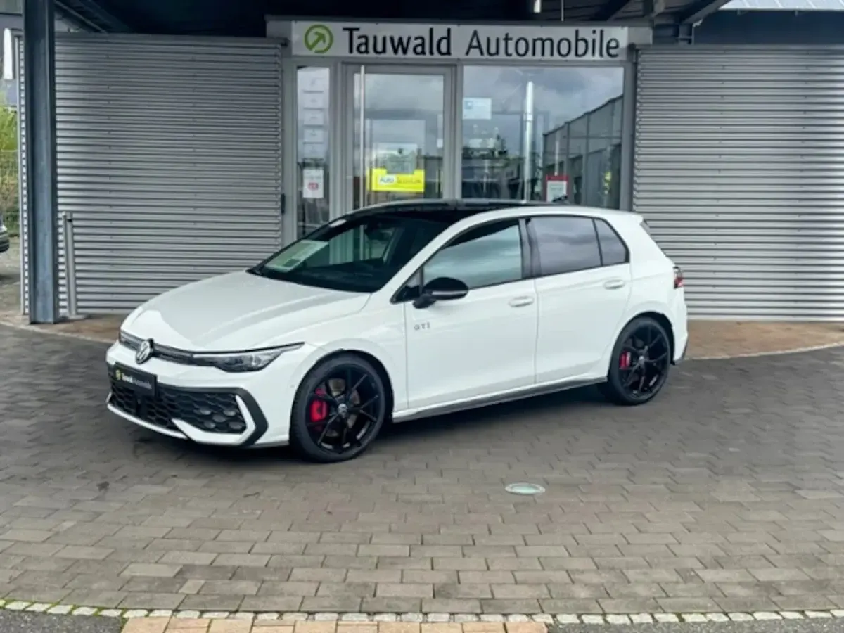 Second-hand VW Golf VIII Style 265 CP (194 kW) 2024 Alb Berlinǎ