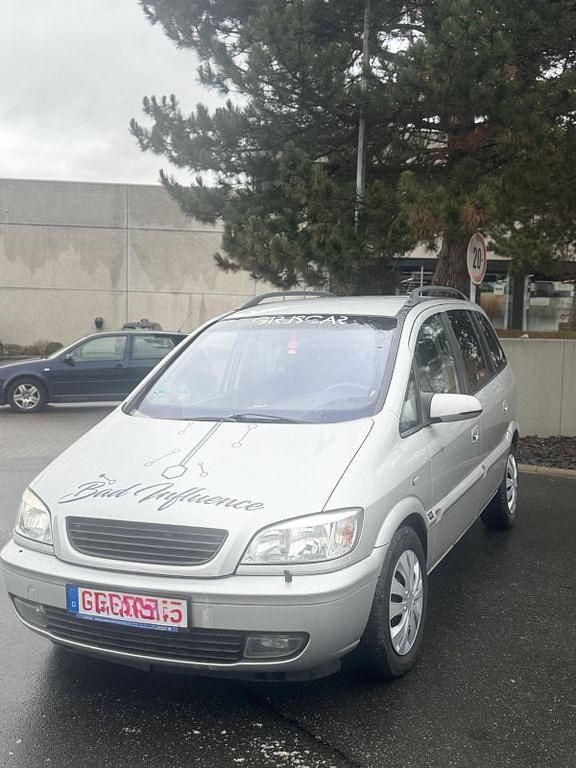 Gebraucht Opel Zafira 101 PS (74 kW) 2004 Silber Van / Kleinbus