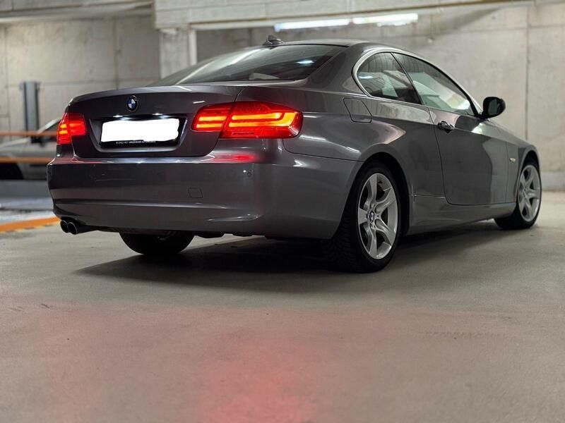 Grau Gebraucht 2010 BMW 325 Coupé | 15.499 € (Fairer Preis) - Bild 1/4