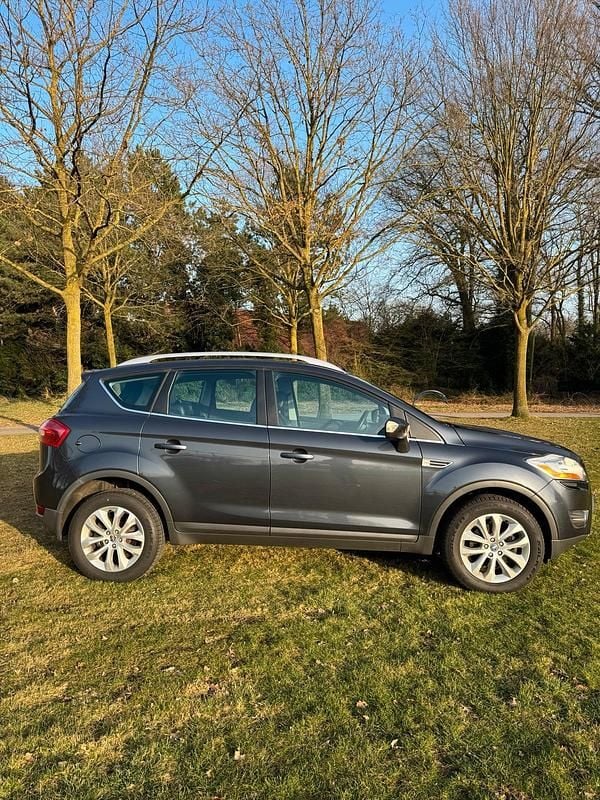 Gebraucht Ford Kuga 136 PS (100 kW) 2010 Blau SUV