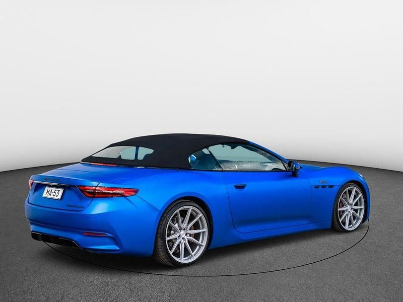 Gebraucht Maserati GranCabrio 559 kW (761 PS) 2024 Blau Cabrio