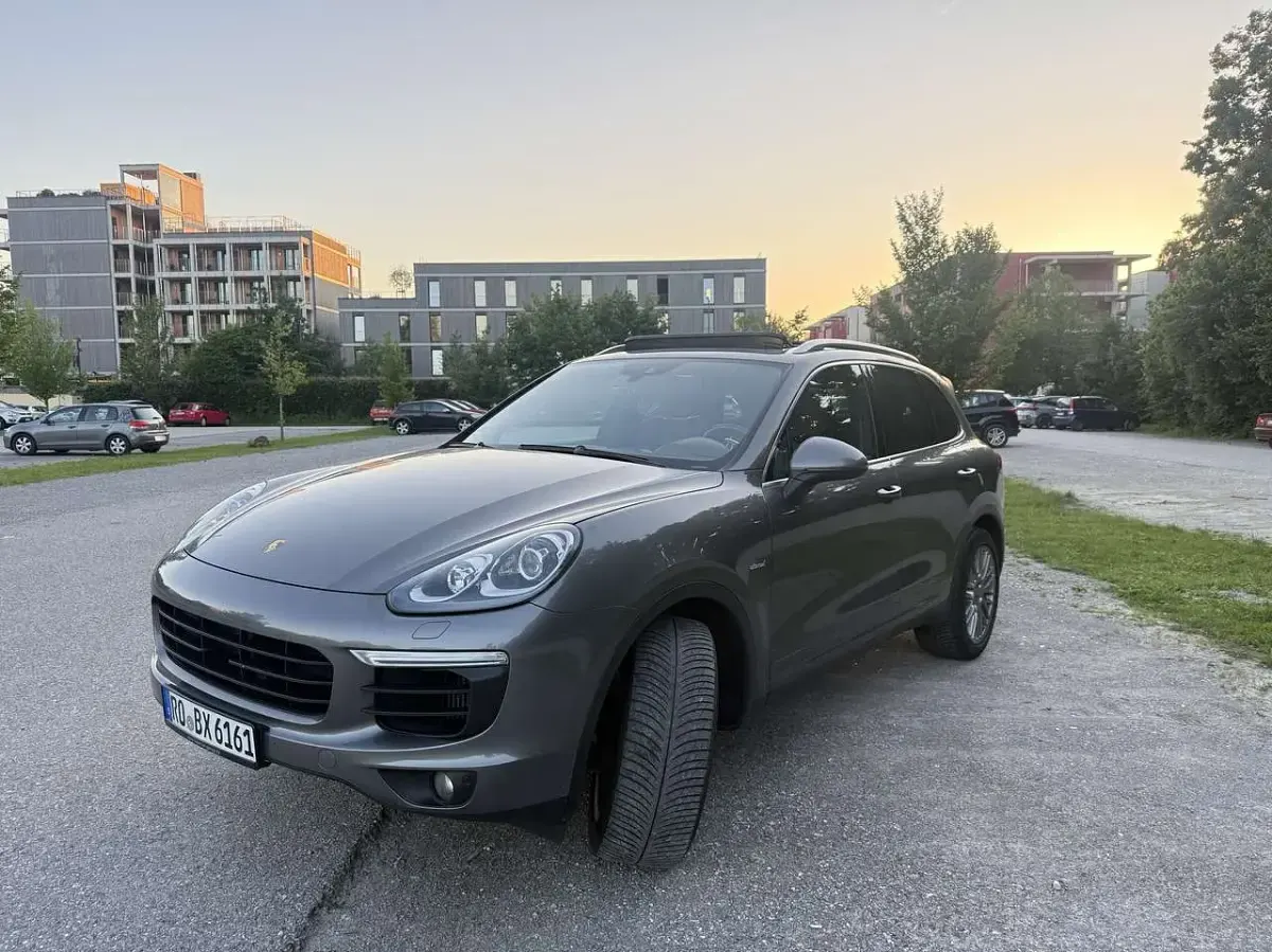 Gebraucht Porsche Cayenne 262 PS (192 kW) 2015 Grau SUV