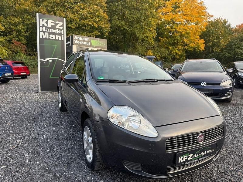 Grau Gebraucht 2009 Fiat Grande Punto Dynamic Kleinwagen | 4.490 € (Teuer) - Bild 1/4
