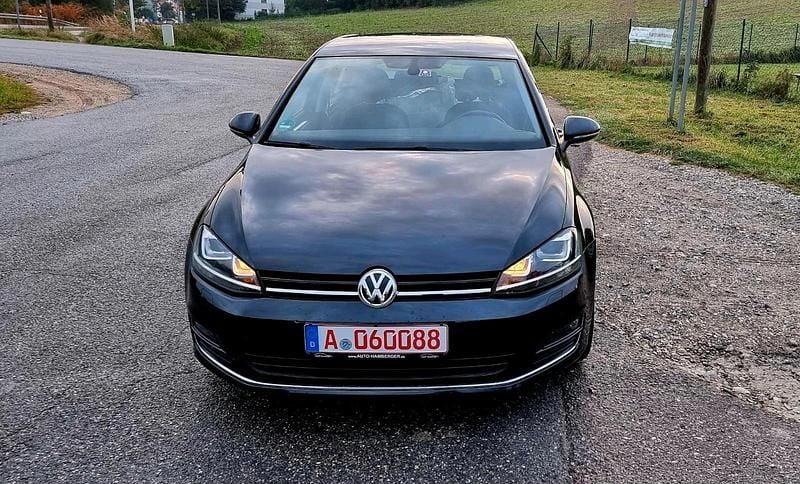 Schwarz Gebraucht 2016 VW Golf VII Highline Limousine | 11.950 € (Fairer Preis) - Bild 1/4