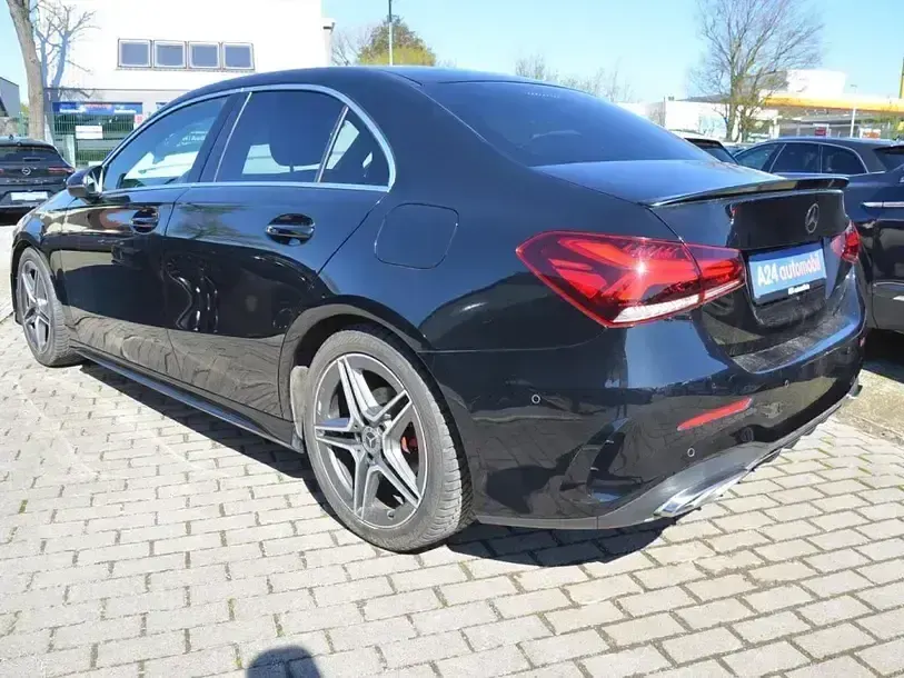 Gebraucht Mercedes A200 AMG line 150 PS (110 kW) 2020 Schwarz Limousine