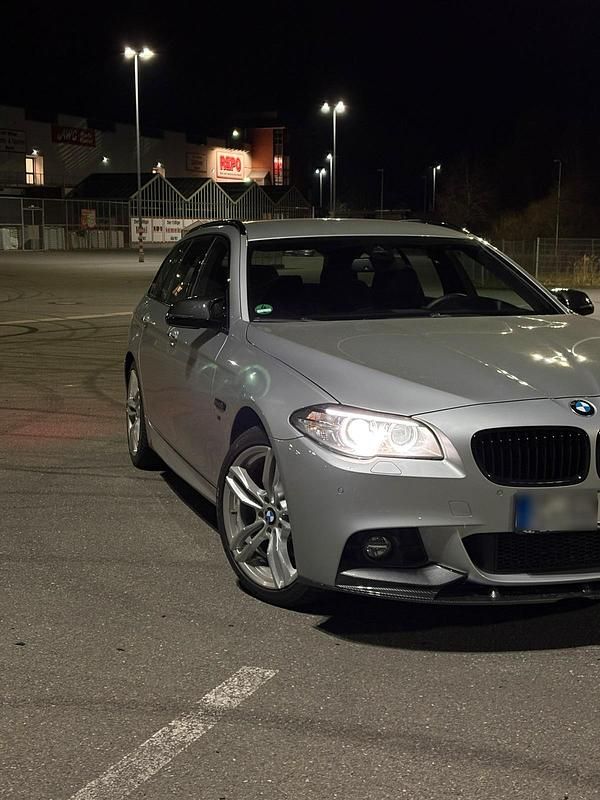 Gebraucht BMW 520 190 PS (139 kW) 2015 Grau Kombi