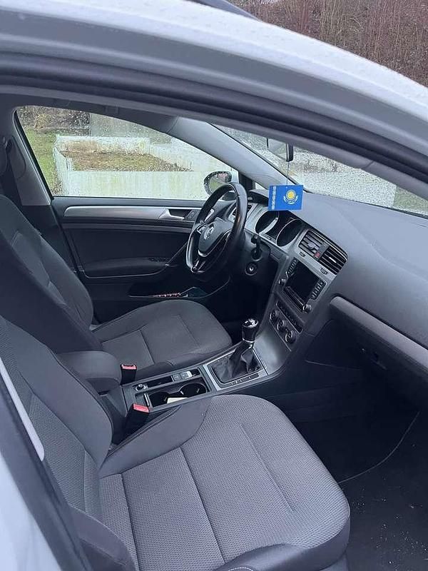 Second-hand VW Golf VII Trendline 105 CP (77 kW) 2014 Alb Break