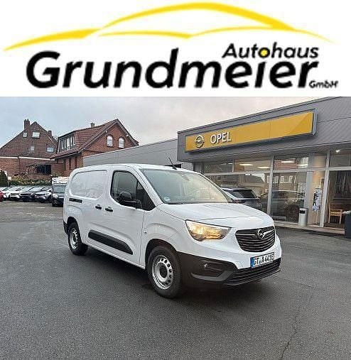 Weiß Gebraucht 2024 Opel Combo-e Life XL Edition Limousine | 26.898 € (Superpreis) - Bild 1/4