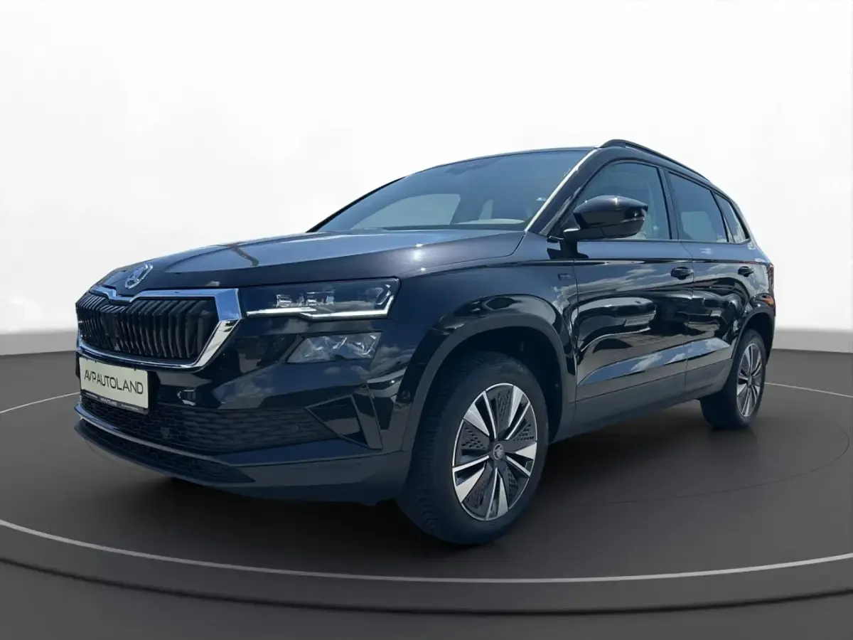 Gebraucht Skoda Karoq Tour 150 PS (110 kW) 2025 Schwarz magic perleffekt SUV