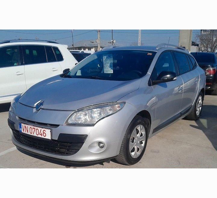 Gebraucht Renault Mégane III Expression 110 PS (80 kW) 2012 Silber Limousine