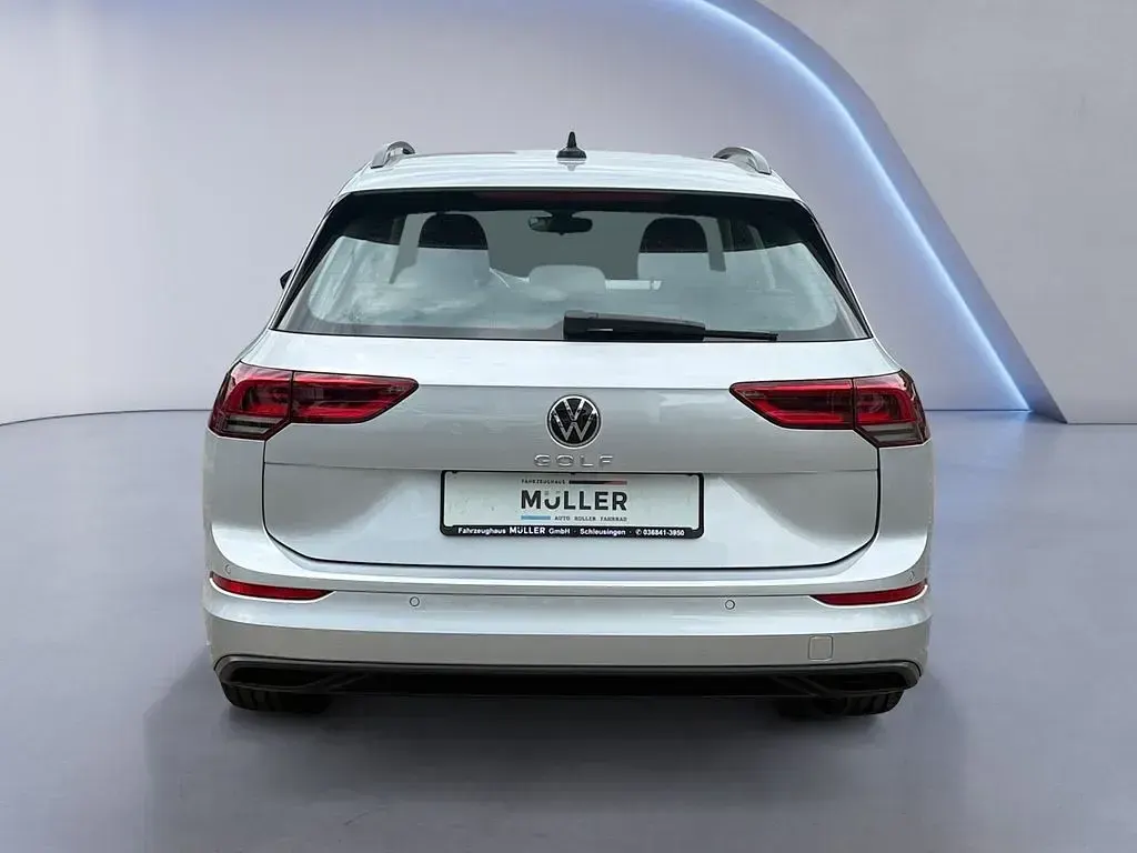 Gebraucht VW Golf VIII Life 116 PS (85 kW) 2023 Silber Kombi