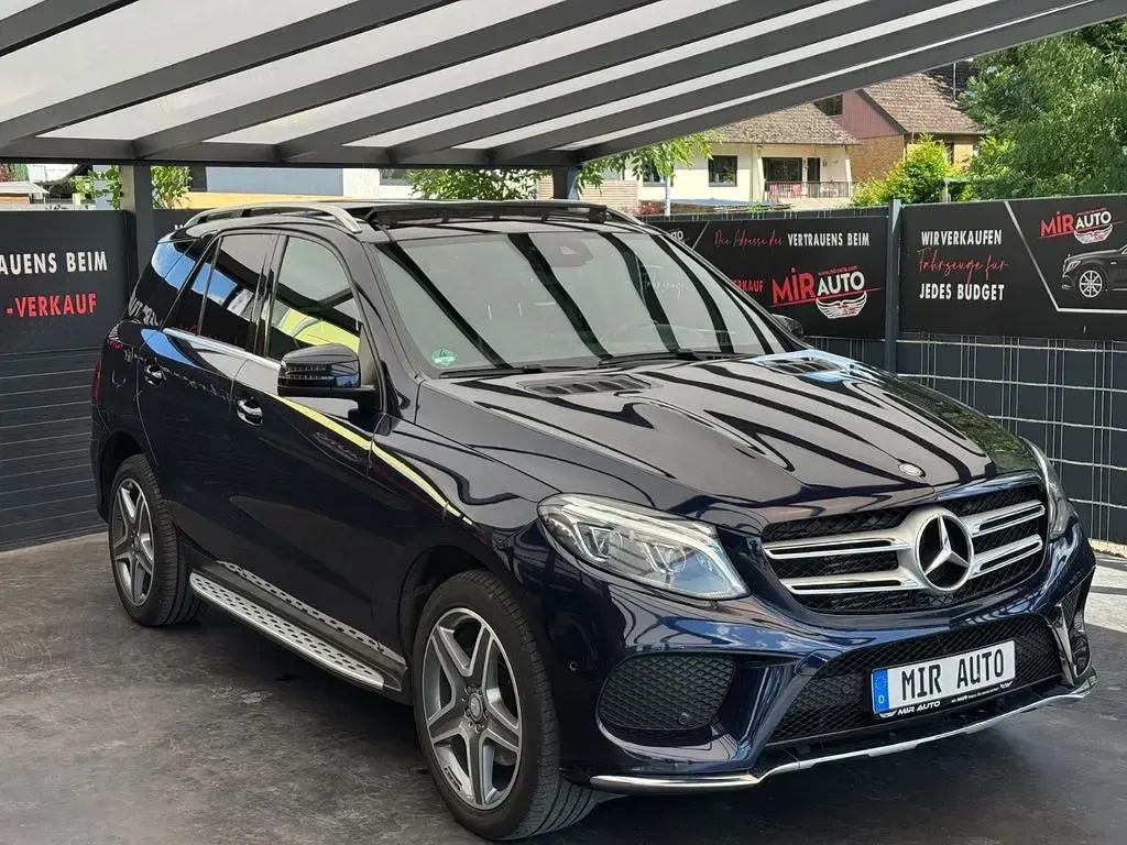 Gebraucht Mercedes GLE250 AMG line 204 PS (150 kW) 2016 Blau SUV