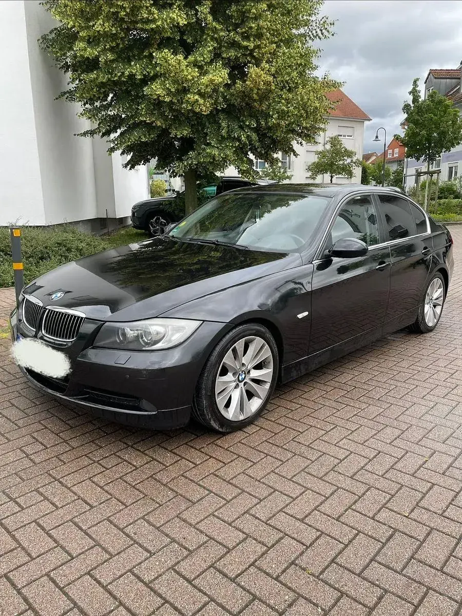 Gebraucht BMW 325 Basis 218 PS (160 kW) 2006 Schwarz Limousine