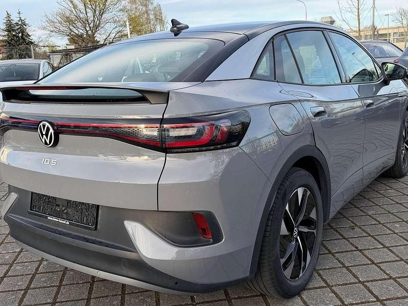Gebraucht VW ID.5 Pro Performance 150 kW (204 PS) 2023 Mondsteingrau SUV