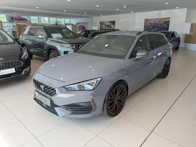 Używany Cupra Leon VZ 310 KM (228 kW) 2023 Szary Sedan/Limuzyna