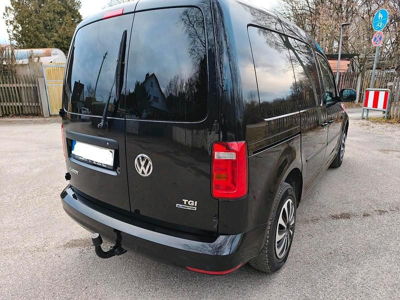 Gebraucht VW Caddy Trendline 110 PS (80 kW) 2018 Schwarz Van / Kleinbus