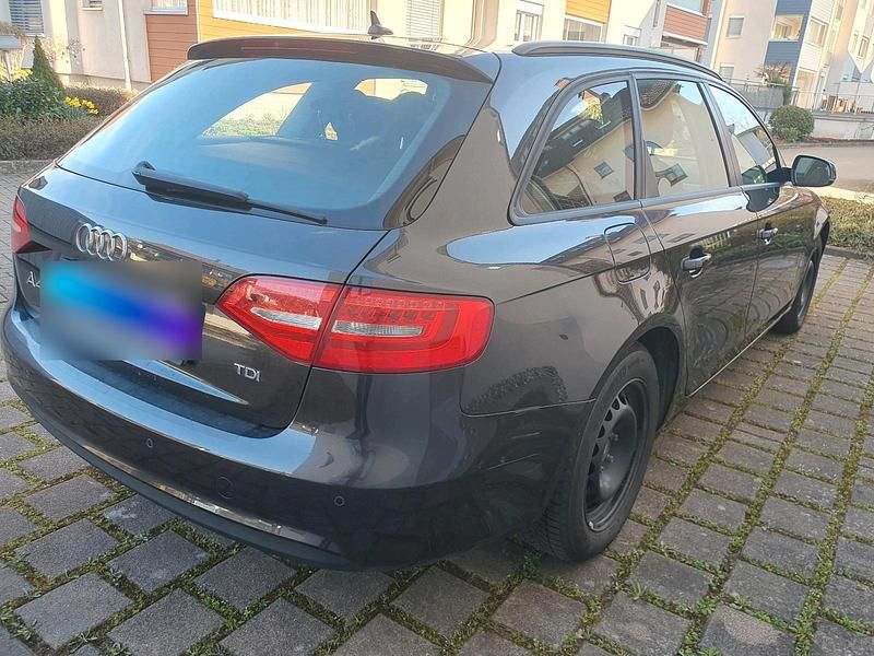 Gebraucht Audi A4 150 PS (110 kW) 2015 Schwarz Kombi