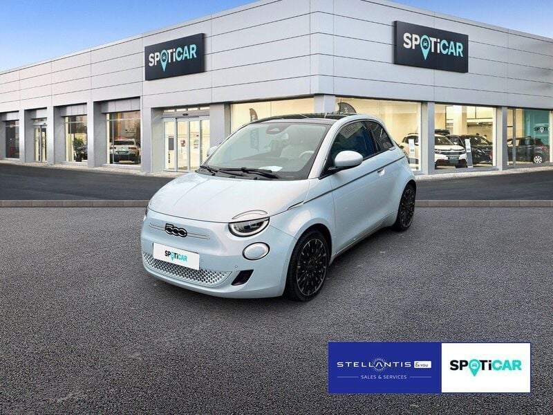Blau 3schichtlackierung Gebraucht 2021 Fiat 500e La Prima Limousine | 18.885 € (Guter Preis) - Bild 1/4