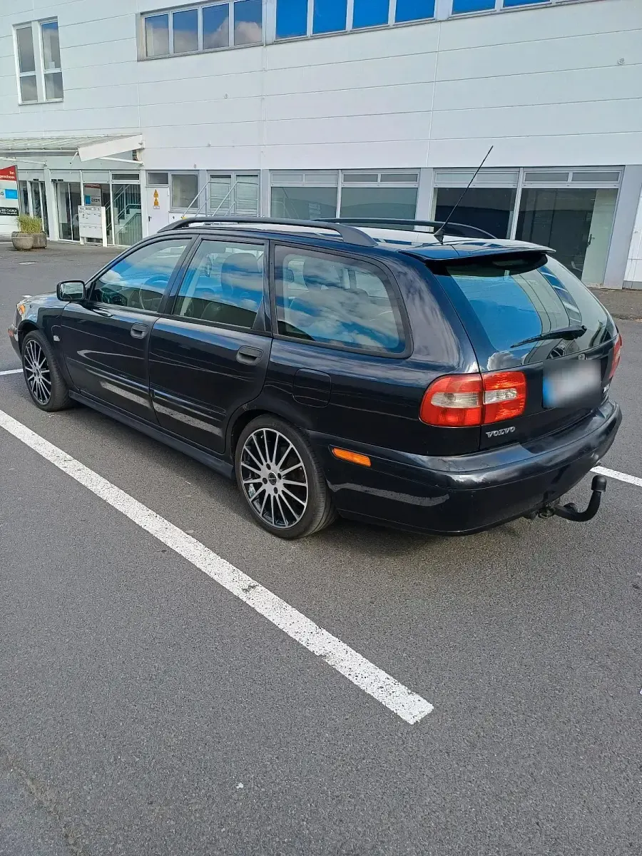 Gebraucht Volvo V40 118 PS (86 kW) 2004 Schwarz Kombi