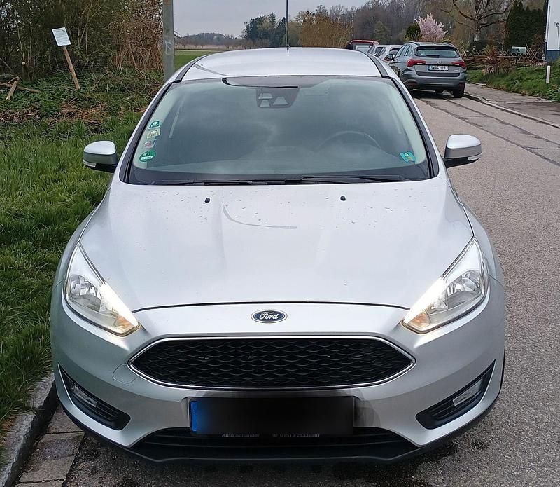 Gebraucht Ford Focus Business Edition 120 PS (88 kW) 2017 Silber Kombi