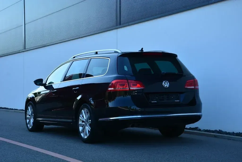 Gebraucht VW Passat Highline 140 PS (102 kW) 2014 Schwarz Kombi