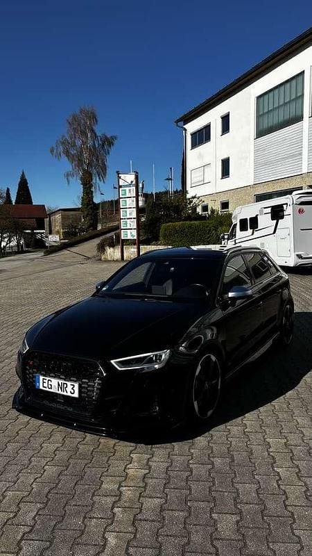 Gebraucht Audi RS3 Ambiente 400 PS (294 kW) 2018 Schwarz Limousine