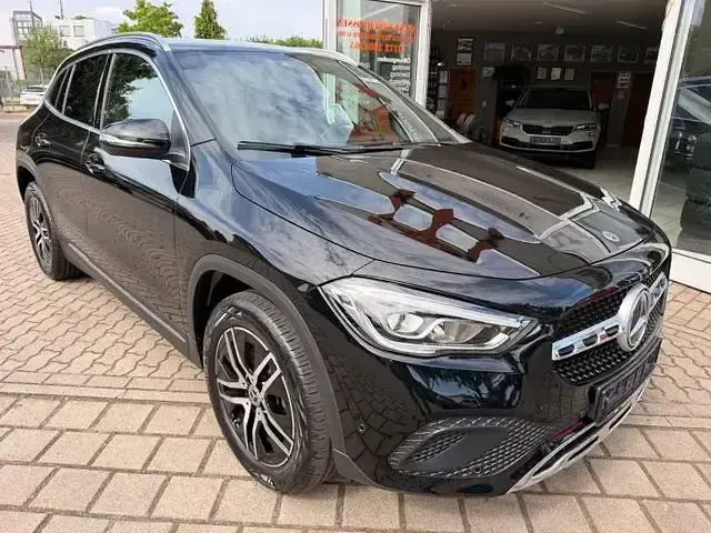 Gebraucht Mercedes GLA200 Progressive 163 PS (119 kW) 2020 Schwarz SUV