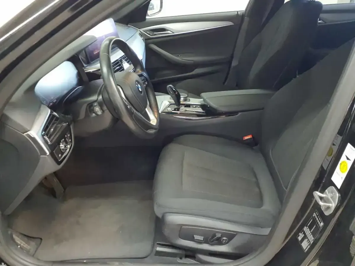 Gebraucht BMW 520 Sport Line 190 PS (139 kW) 2021 Schwarz uni Kombi