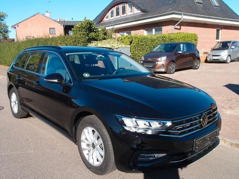 Gebraucht VW Passat Business 150 PS (110 kW) 2024 Schwarz Kombi