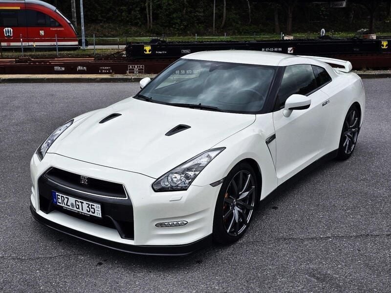 Weiß Gebraucht 2012 Nissan GT-R Black Edition Coupé | 85.000 € - Bild 1/4