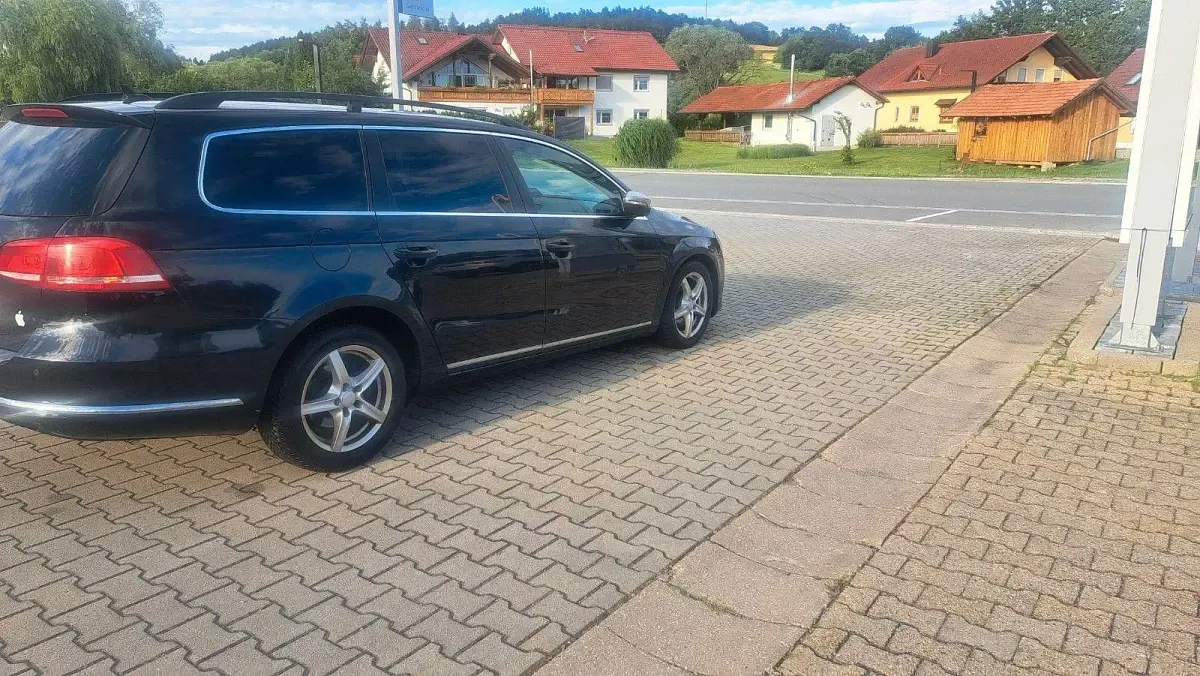Gebraucht VW Passat Comfortline 140 PS (102 kW) 2011 Schwarz Kombi