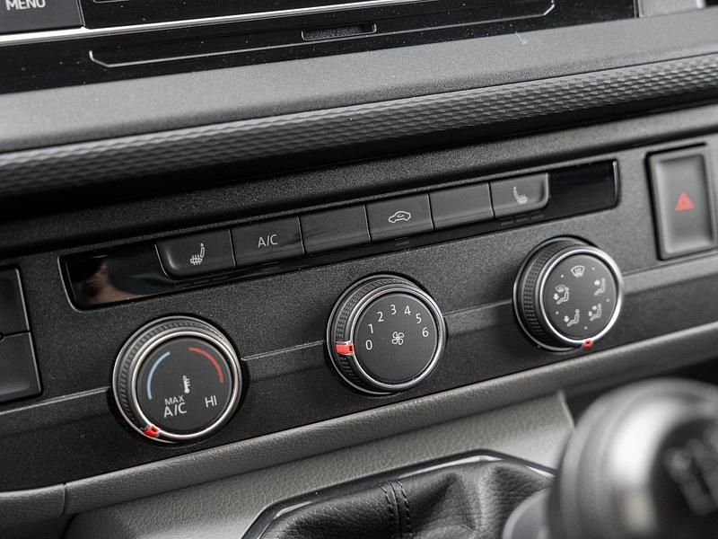 Gebraucht VW T6.1 110 PS (80 kW) 2024 Weiß Van