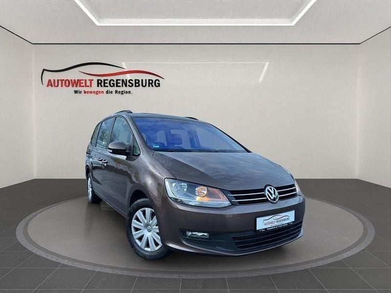 Braun Gebraucht 2013 VW Sharan Trendline Van / Kleinbus | 7.990 € (Superpreis) - Bild 1/4