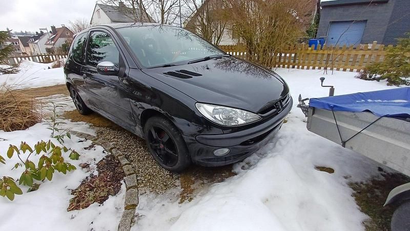 Gebraucht Peugeot 206 60 PS (44 kW) 2004 Schwarz Kleinwagen