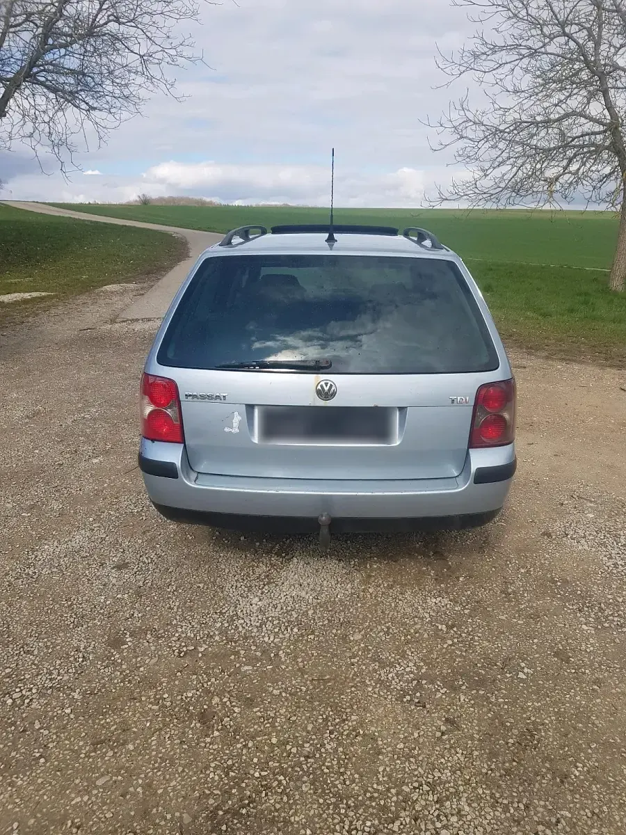 Second-hand VW Passat 131 CP (96 kW) 2003 Argintiu Break