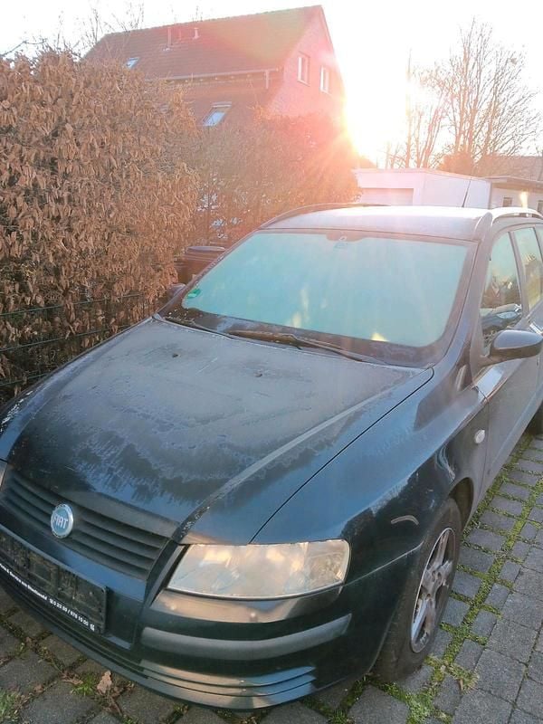 Schwarz Gebraucht 2004 Fiat Stilo Kombi | 500 € - Bild 1/3