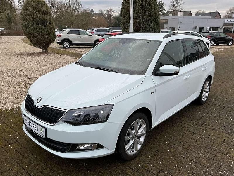Weiß Gebraucht 2018 Skoda Fabia Clever Kombi | 11.980 € (Fairer Preis) - Bild 1/4