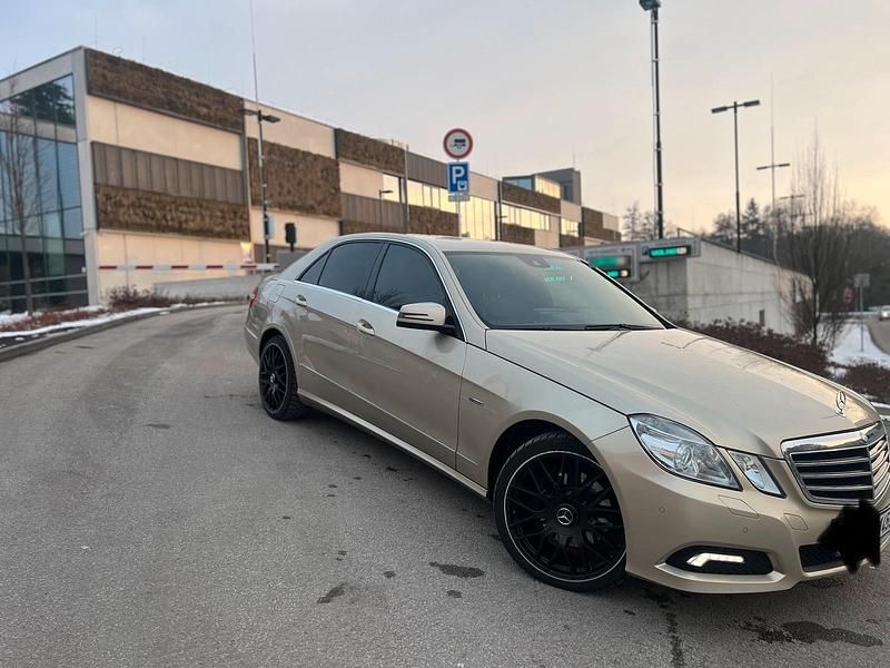 Gebraucht Mercedes E250 Avantgarde 204 PS (150 kW) 2009 Limousine