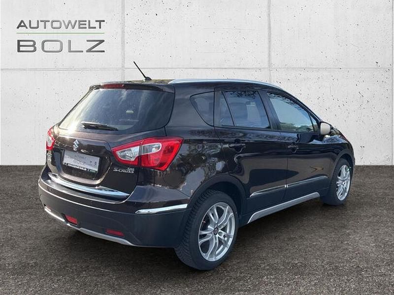 Usado Suzuki SX4 120 HP (88 kW) 2015 Castanho Sedan