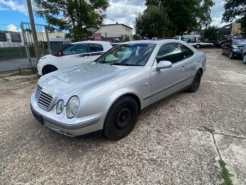 Silber Gebraucht 1998 Mercedes CLK200 Coupé | 1.399 € (Superpreis) - Bild 1/4