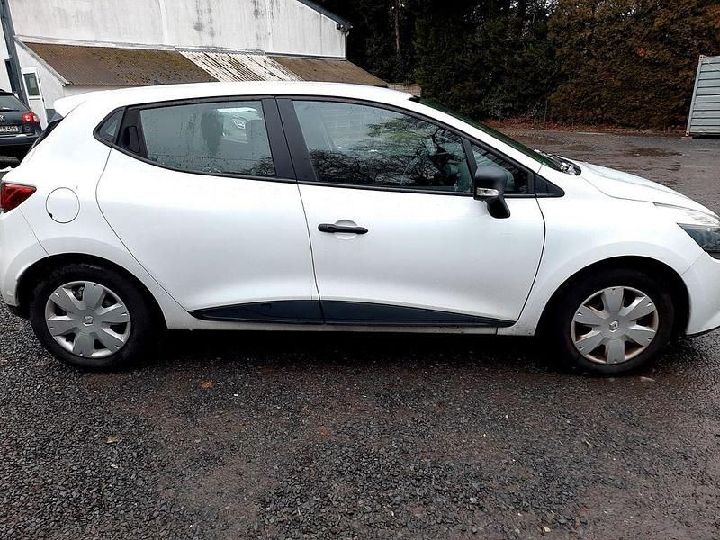 Gebraucht Renault Clio IV Authentique 65 PS (47 kW) 2015 Weiß Limousine