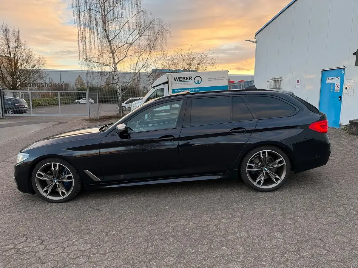Gebraucht BMW M550 Shadowline 400 PS (294 kW) 2019 Schwarz Limousine