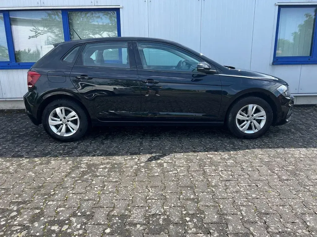 Gebraucht VW Polo Comfortline 95 PS (69 kW) 2019 Schwarz Kleinwagen