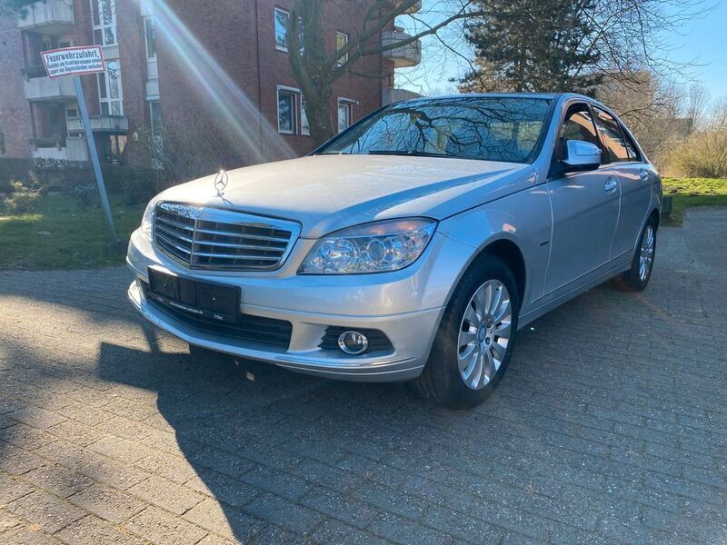 Silber Gebraucht 2007 Mercedes C200 Elegance Limousine | 12.190 € (Teuer) - Bild 1/4