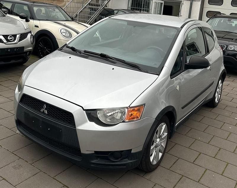 Gebraucht Mitsubishi Colt 75 PS (55 kW) 2010 Grau Kleinwagen