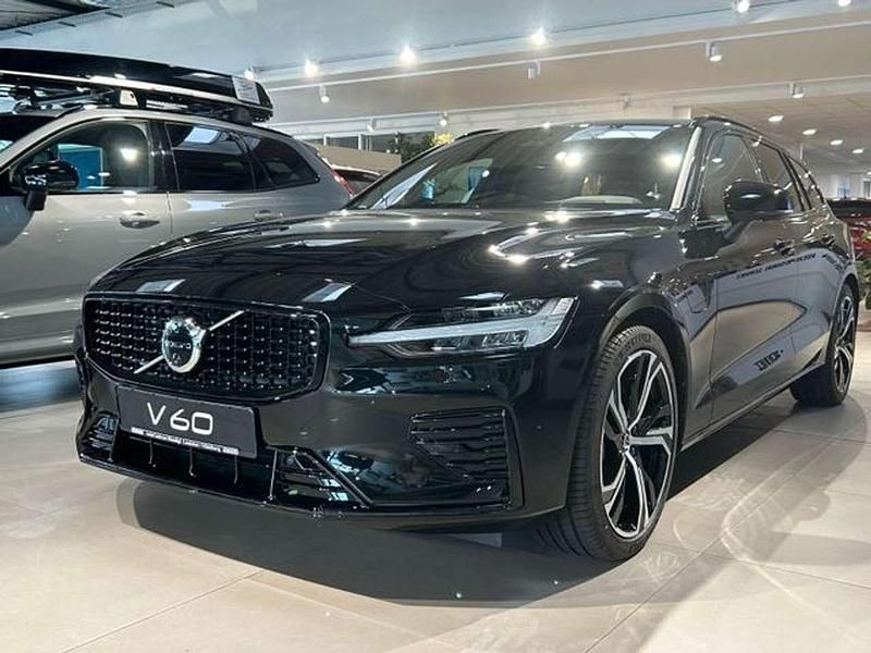 Onyx black / metallic Gebraucht 2024 Volvo V60 Plus Kombi | 66.900 € - Bild 1/4