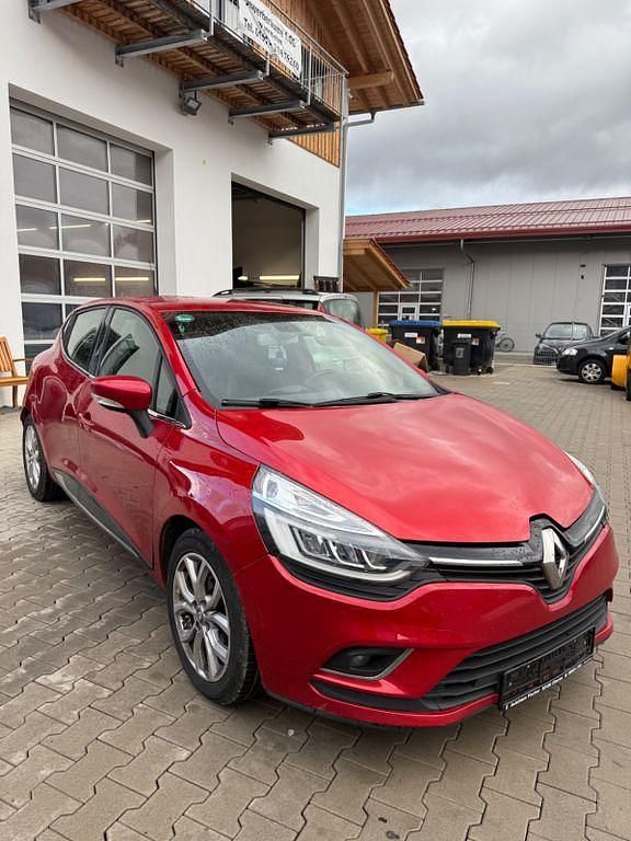 Rot Gebraucht 2018 Renault Clio IV Intens Limousine | 4.590 € (Superpreis) - Bild 1/4