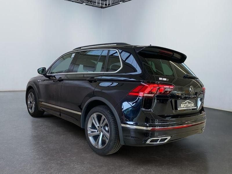 Gebraucht VW Tiguan R-line 150 PS (110 kW) 2023 Deep black perleffekt (metallic) SUV