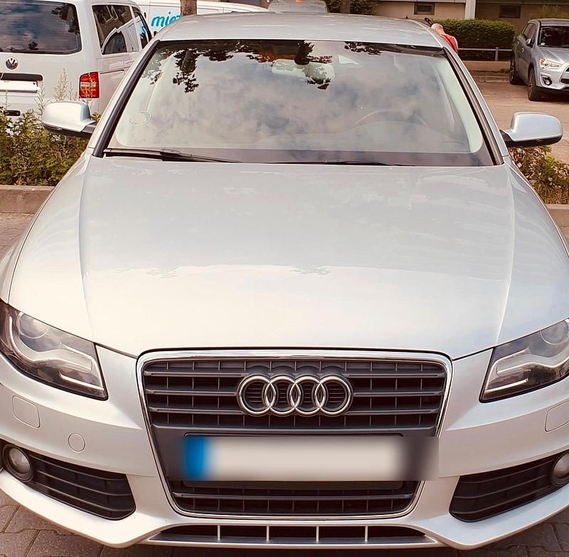 Grau Gebraucht 2011 Audi A4 Limousine | 5.200 € (Superpreis) - Bild 1/4